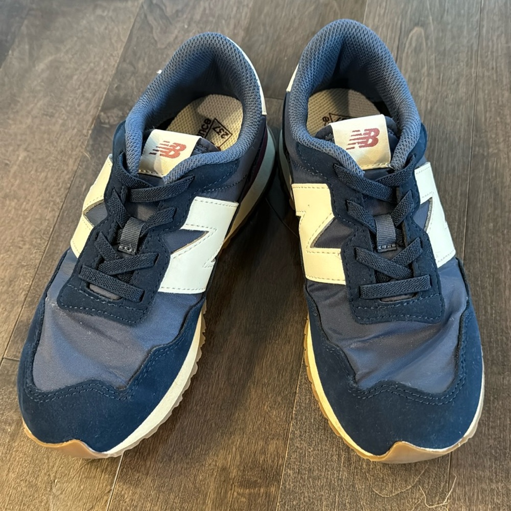 New Balance 237 Youth Kids Size 3 Shoes Blue & White